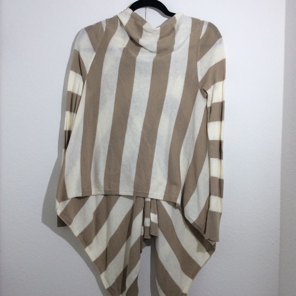 2b Bebe cardigan - Picture 2 of 2